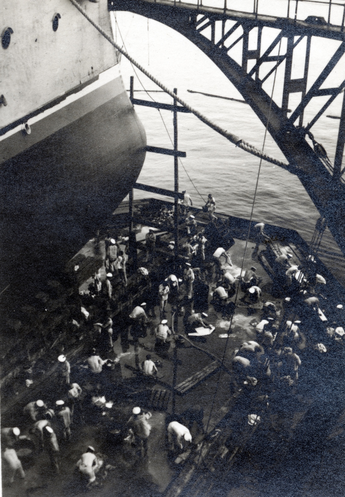 Croatia,Adriatic Sea, az Osztrák-Magyar Monarchia haditengerészetének egyik hadihajója az úszódokkban., 1914, Tarbay Júlia, First World War, shipbuilding industry, Navy, Fortepan #151676