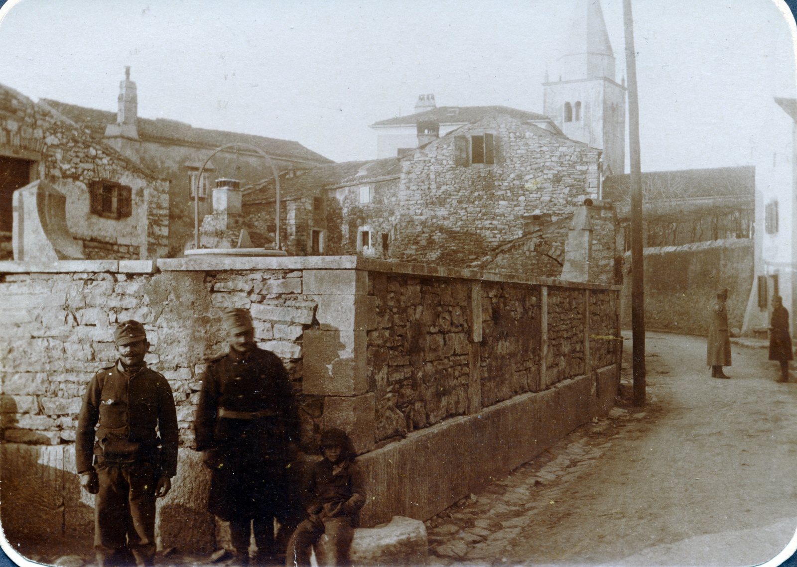 Horvátország, Šišan, ulica Dobran Giordana, hátul a Szent Félix és Fortunát-templom., 1914, Tarbay Júlia, első világháború, olasz front, Fortepan #151693