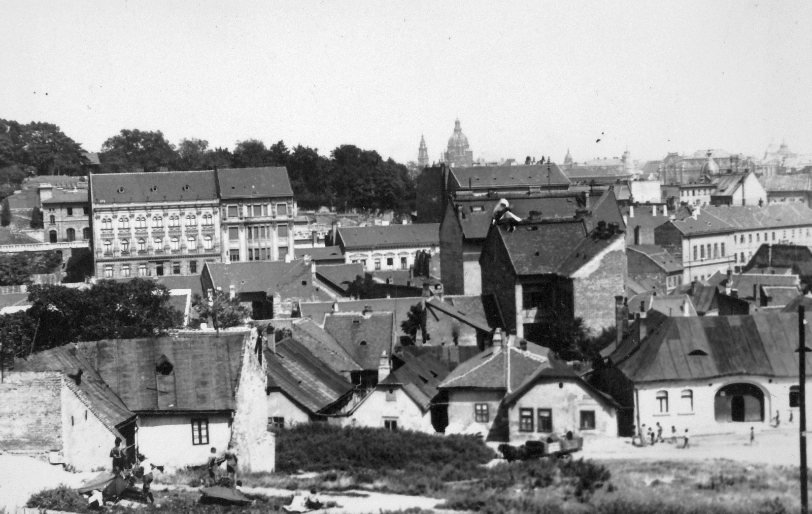 Hungary, Tabán, Budapest I., látkép a Harkály utca felől, előtérben a Kereszt tér, szemben az Attila út házai, háttérben a Bazilika., 1928, Saly Noémi, roof, Budapest, Fortepan #15173