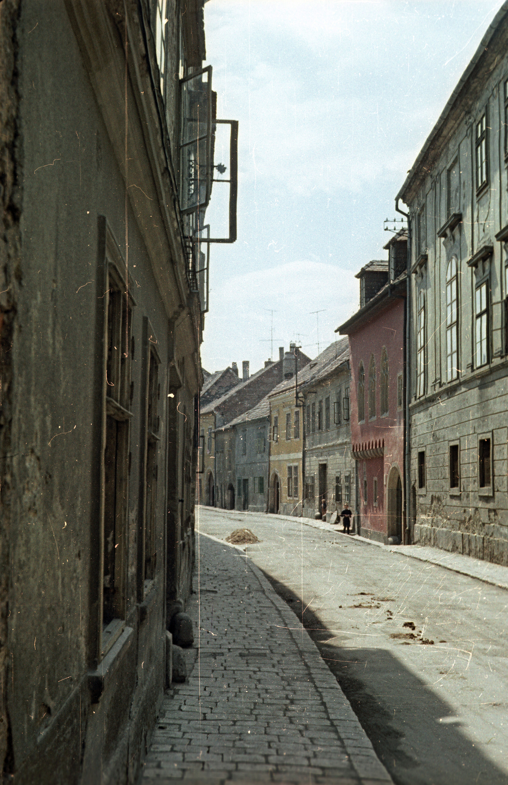 Hungary, Sopron, Új utca a Fő (Beloiannisz) tér felől nézve, a kép jobb szélén a 14. számú ház., 1963, Ebner, colorful, Fortepan #151819