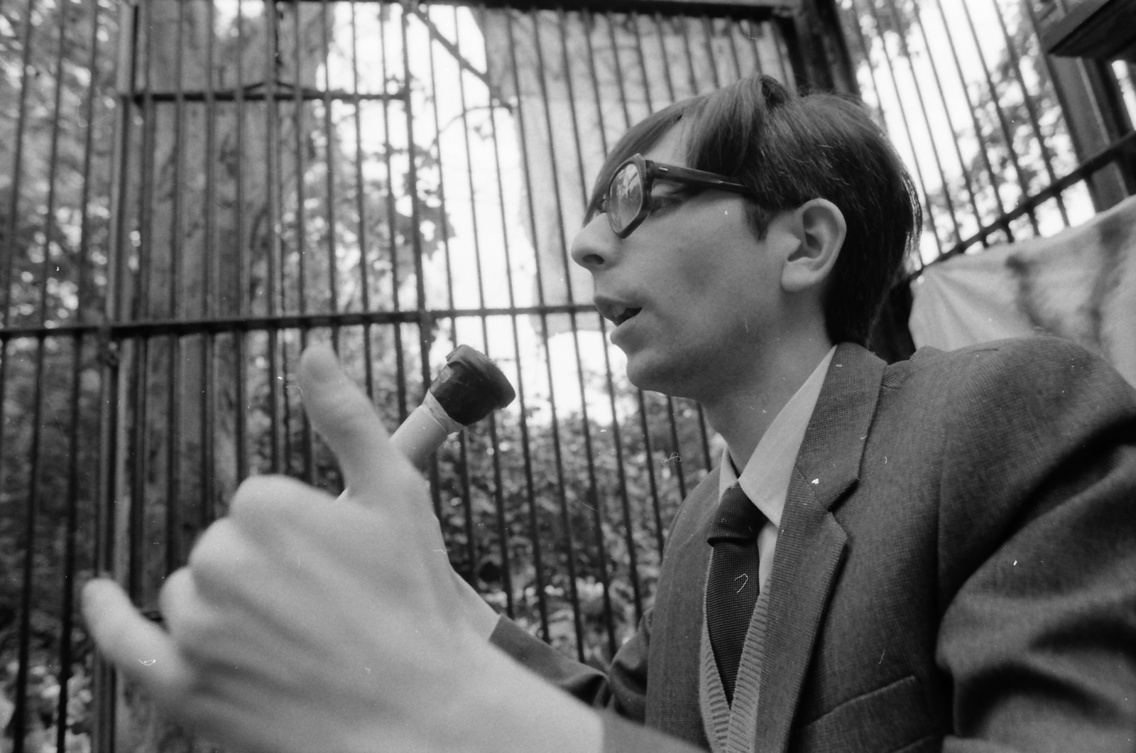 Magyarország, Városliget,Állatkert, Budapest XIV., Sebeők János természetvédő, író, a Voks Humana Mozgalom alapítójának, tiltakozó megmozdulása az élővilág pusztítása ellen., 1989, Szigetváry Zsolt, Budapest, Fortepan #152176