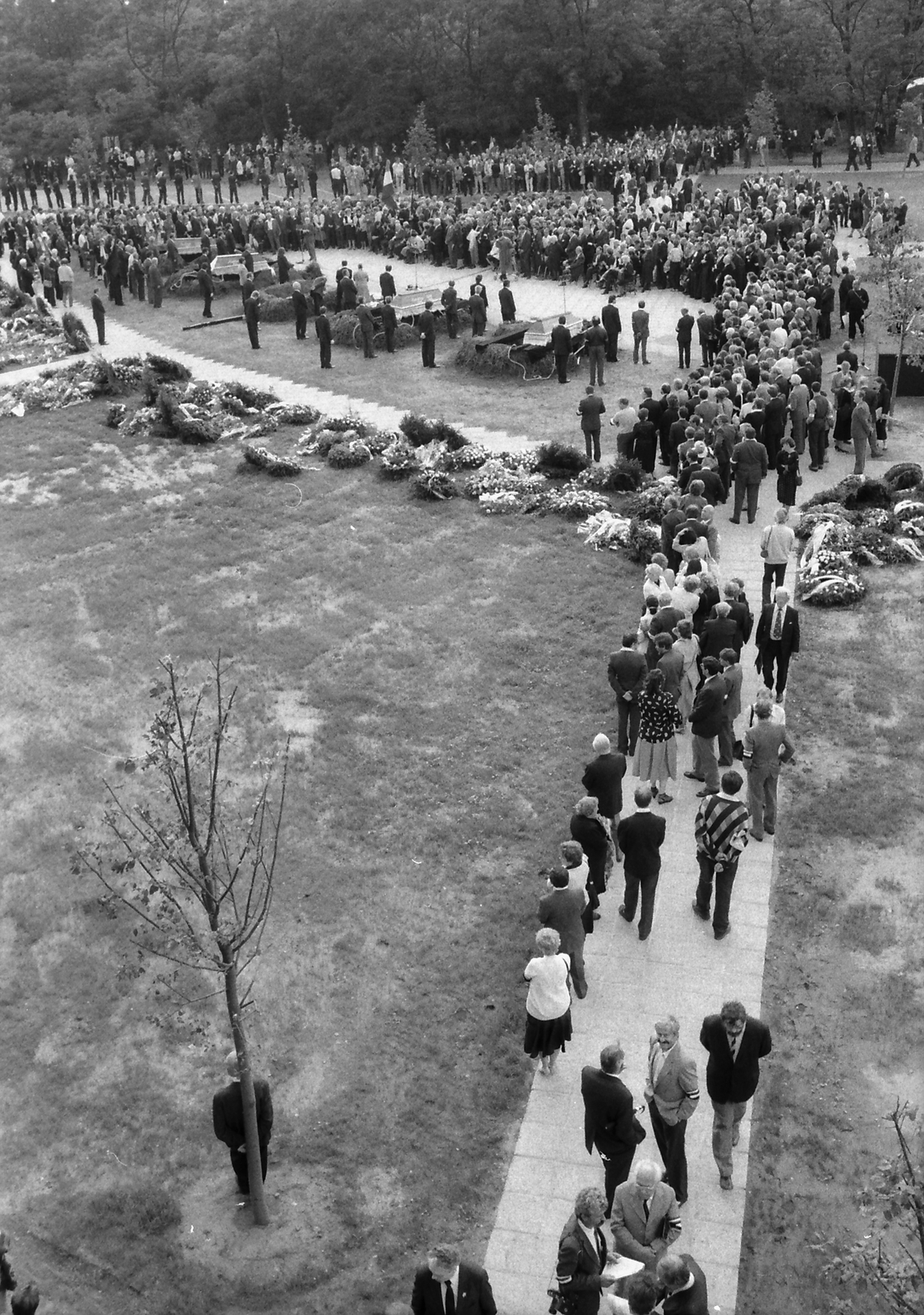 Hungary, Budapest X., Új Köztemető, 301-es parcella 1989. június 16-án, az 56-os hősök újratemetésekor., 1989, Szigetváry Zsolt, Budapest, regime change, Fortepan #152181