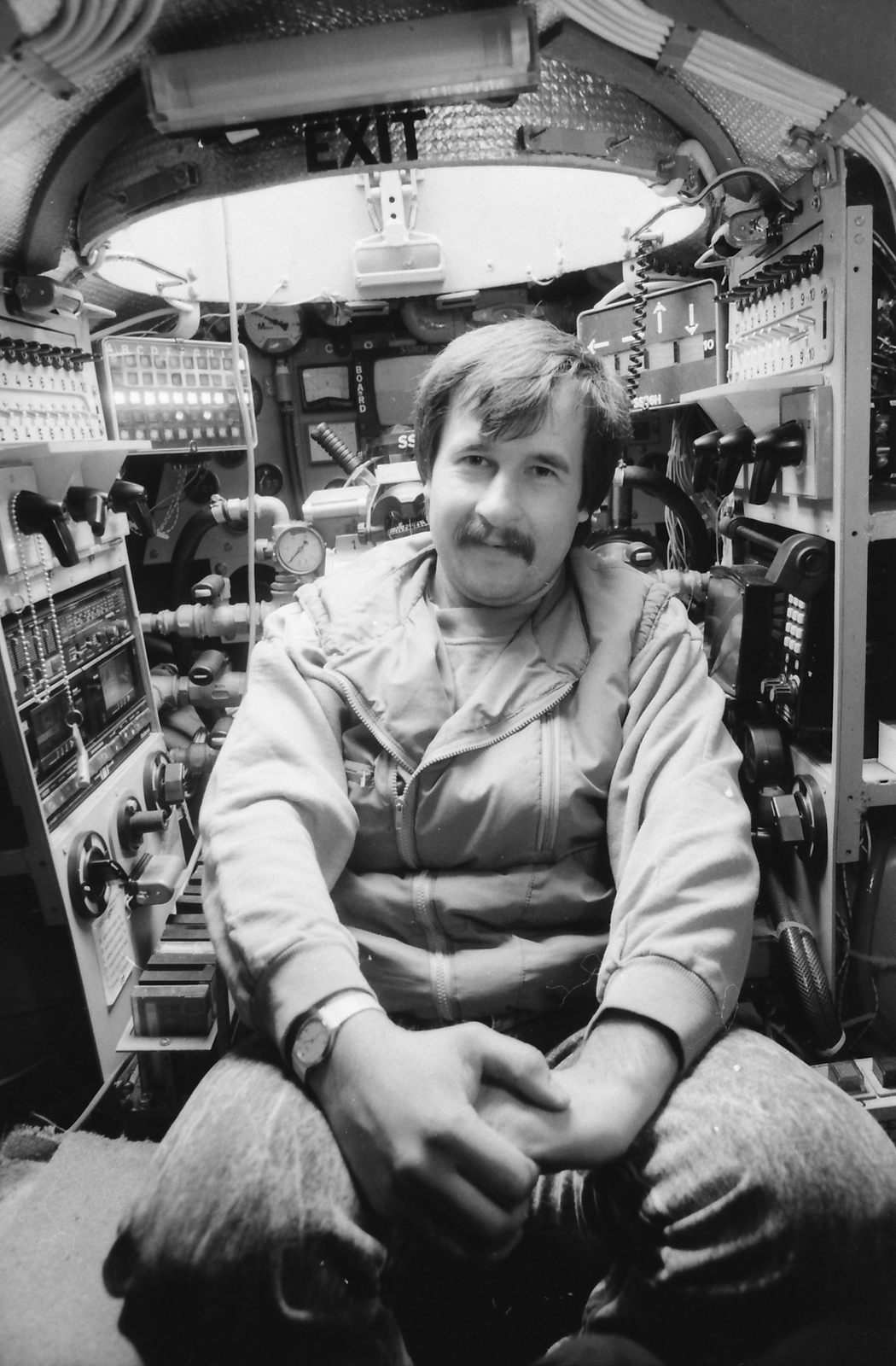 Hungary, Dunakeszi, Forintos Gyula saját maga készítette tengeralattjárójában., 1990, Szigetváry Zsolt, submarine, Fortepan #152234