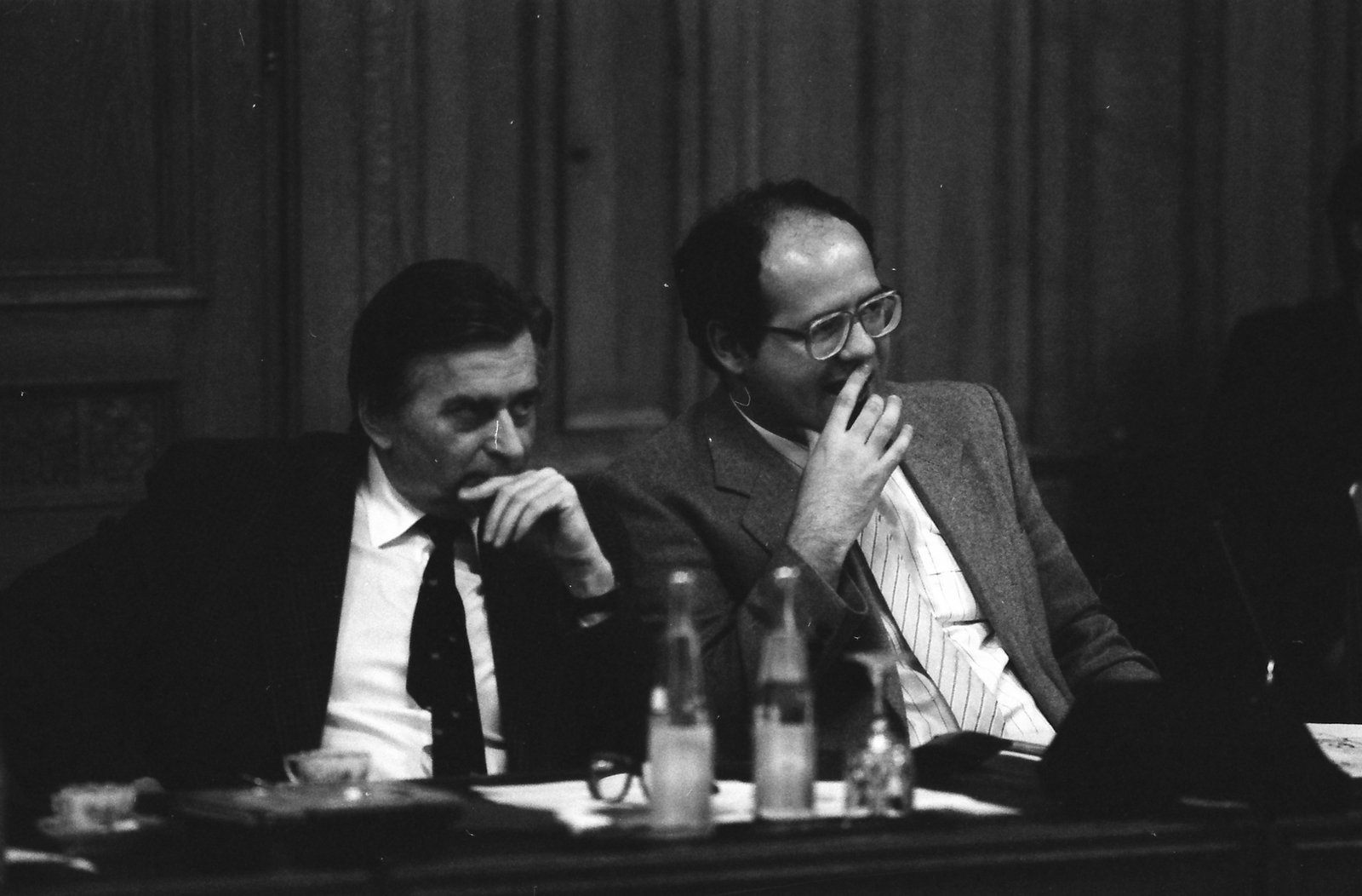 Magyarország, Budapest V., Parlament, Antall József miniszterelnök-jelölt és Tölgyessy Péter az országgyűlés alakuló üléséről szóló megállapodás aláírásán 1990. április 28-án., 1990, Szigetváry Zsolt, Budapest, Fortepan #152286