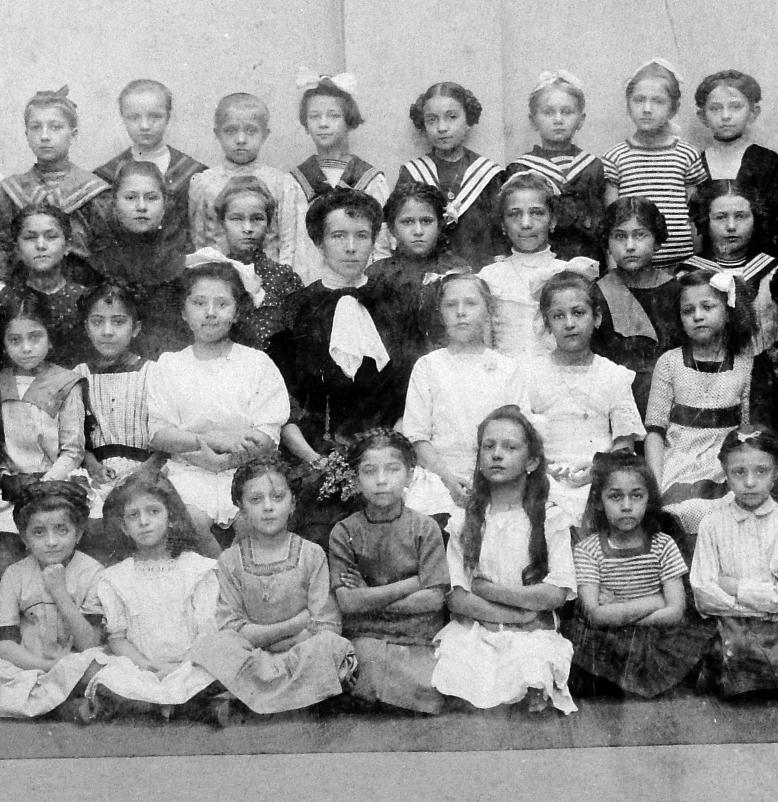 1905, Saly Noémi, school, class photo, tableau, girls' class, sailor blouse, cross-legged sitting, Fortepan #15236