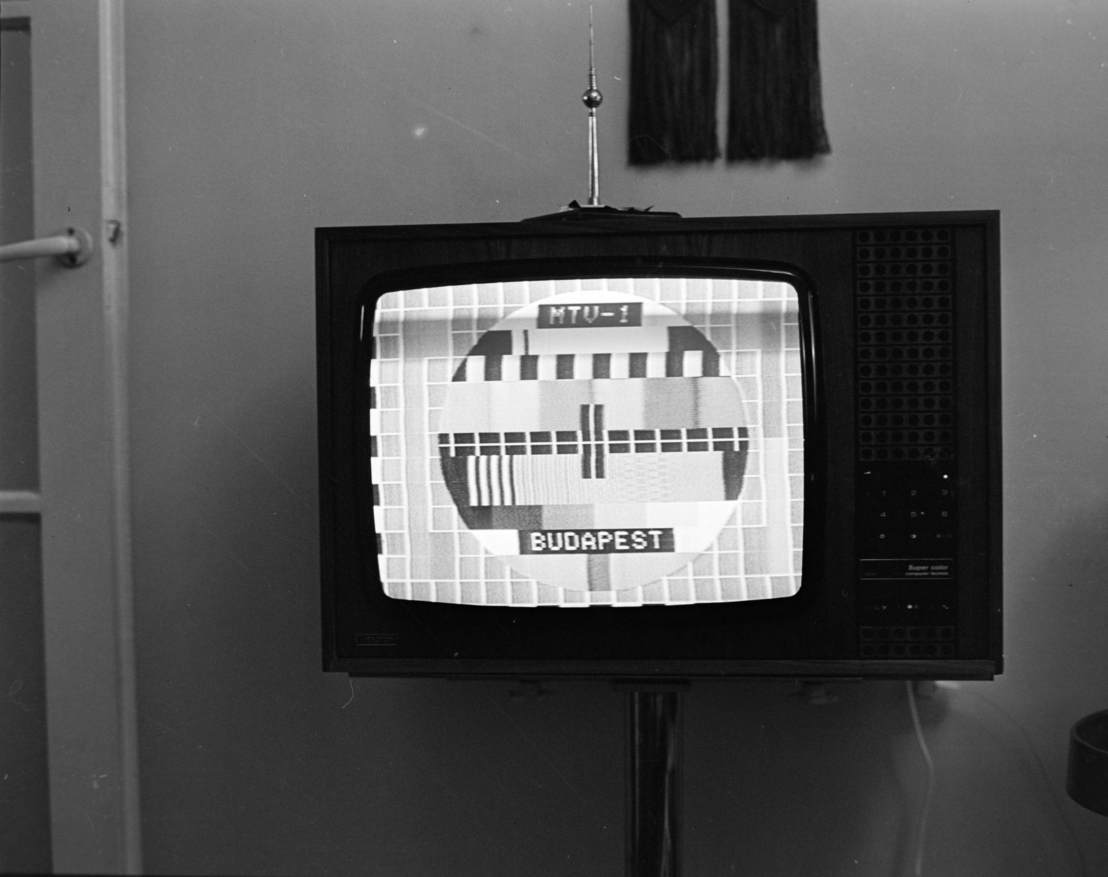 Hungary, VIDEOTON Super Color (TS 3301...5313) televíziókészülék, 1980, MHSZ, Hungarian brand, TV, Videoton-brand, television, screenshot, monoscope, Fortepan #15288
