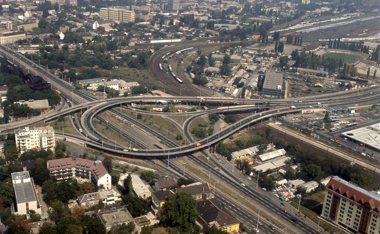 Hungary, Budapest XIII.,Budapest XIV., légifotó a Hungária körútról és a Kacsóh Pongrác úti felüljáróról., 1990, Kölcsényi Zoltán, colorful, aerial photo, Fortepan #153077