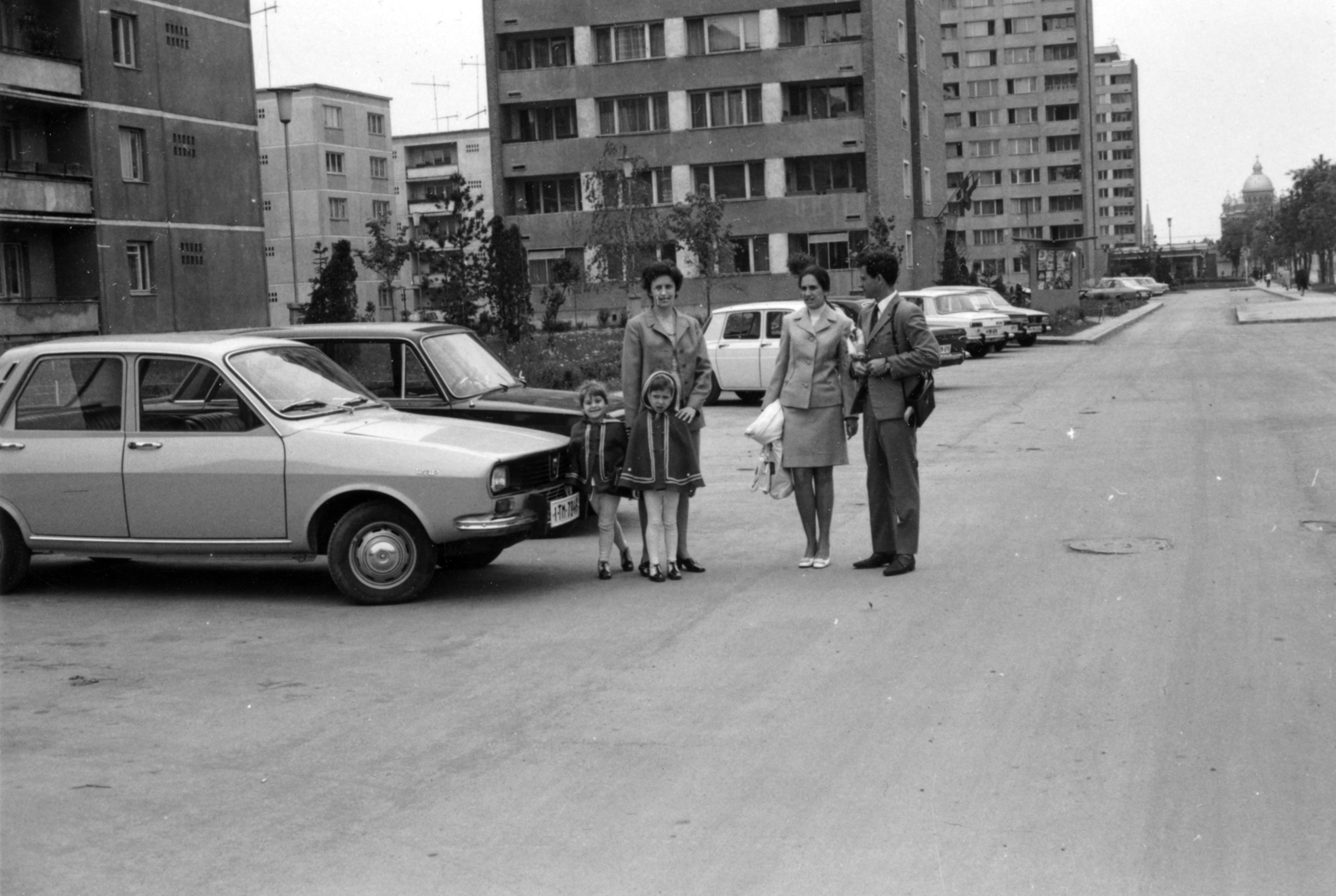 Romania,Transylvania, Timisoara, Strada Gheorghe Lazăr, jobbra a háttérben Mehala városrész ortodox és katolikus temploma., 1978, Müller család, Fortepan #153114