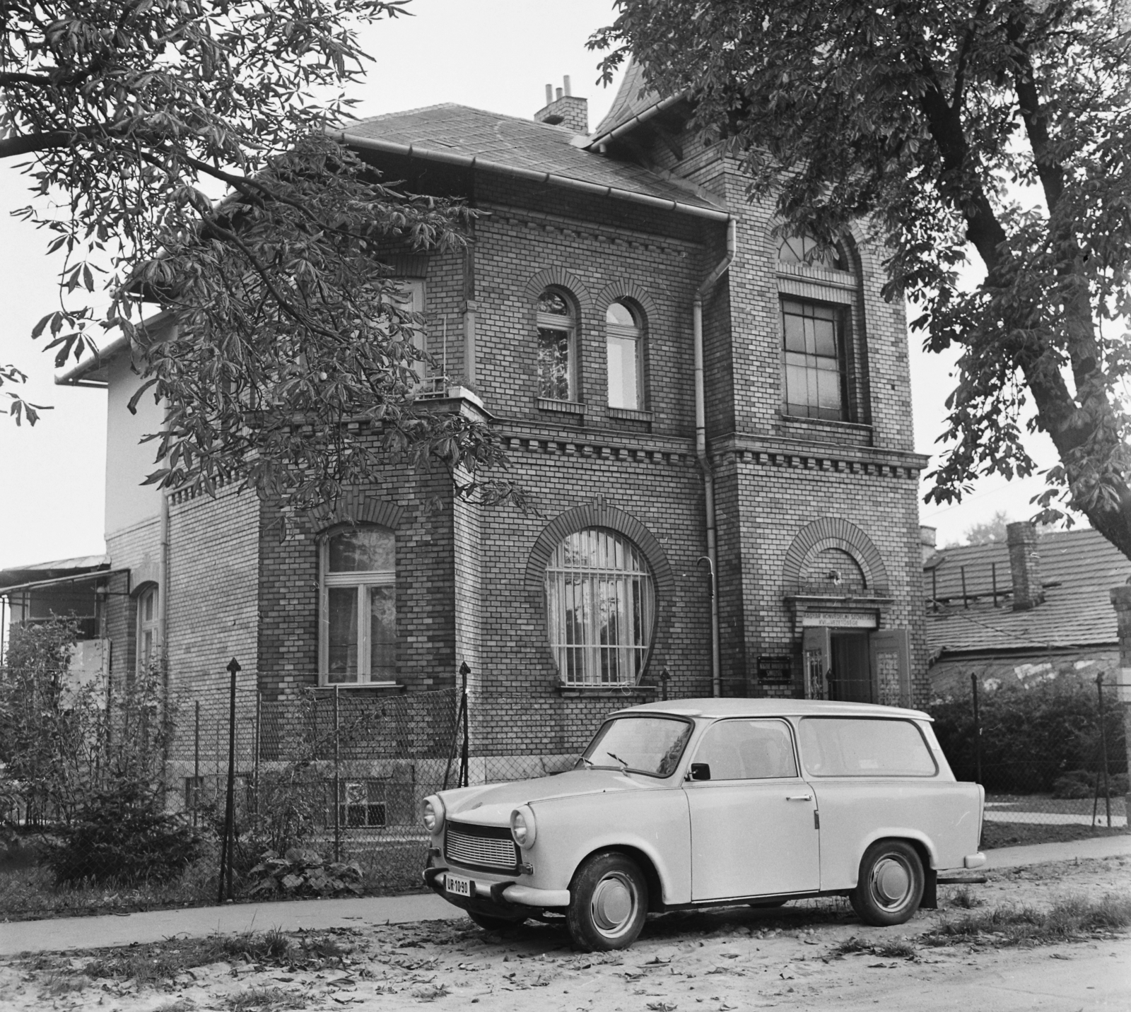 Magyarország, Budapest XVI., Veres Péter út 121., 1977, MHSZ, német gyártmány, Trabant-márka, automobil, Trabant 601, Budapest, Fortepan #15317