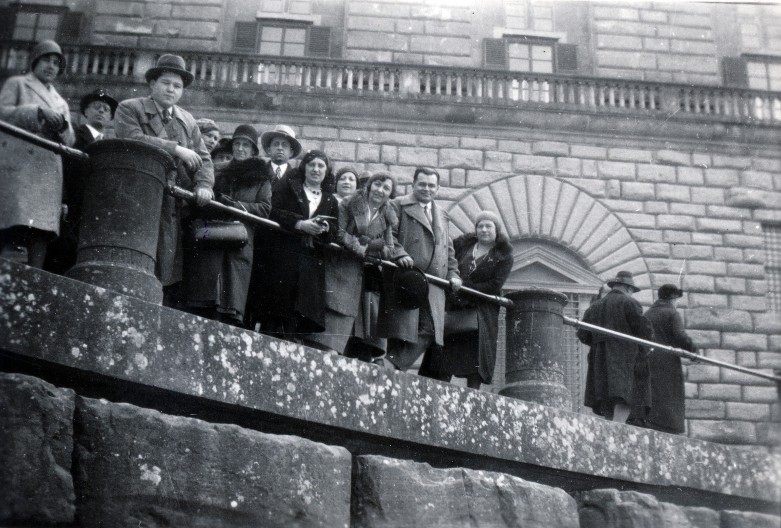 Italy, Florence, Piazza de&#39; Pitti, háttérben a Palazzo Pitti., 1930, Somló Cecília, Fortepan #153180