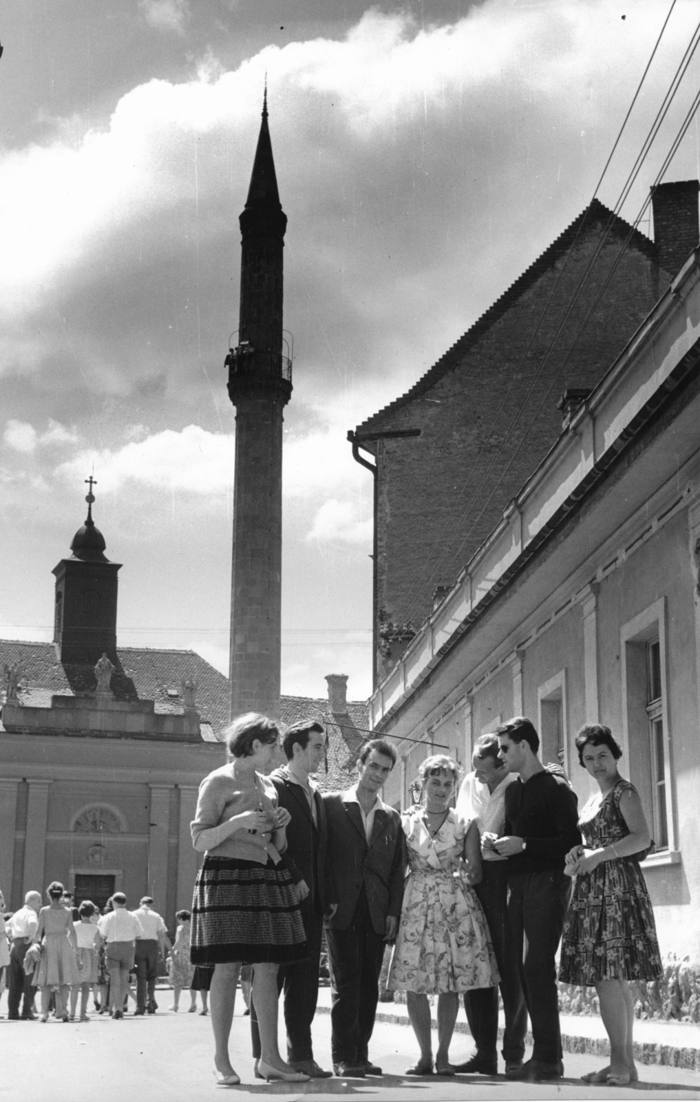 Hungary, Eger, Minaret a Torony utcából nézve, háttérben a Szent Sebestyén vértanú templom (volt Irgalmasok temploma)., 1966, Székely Tamás, Fortepan #153212