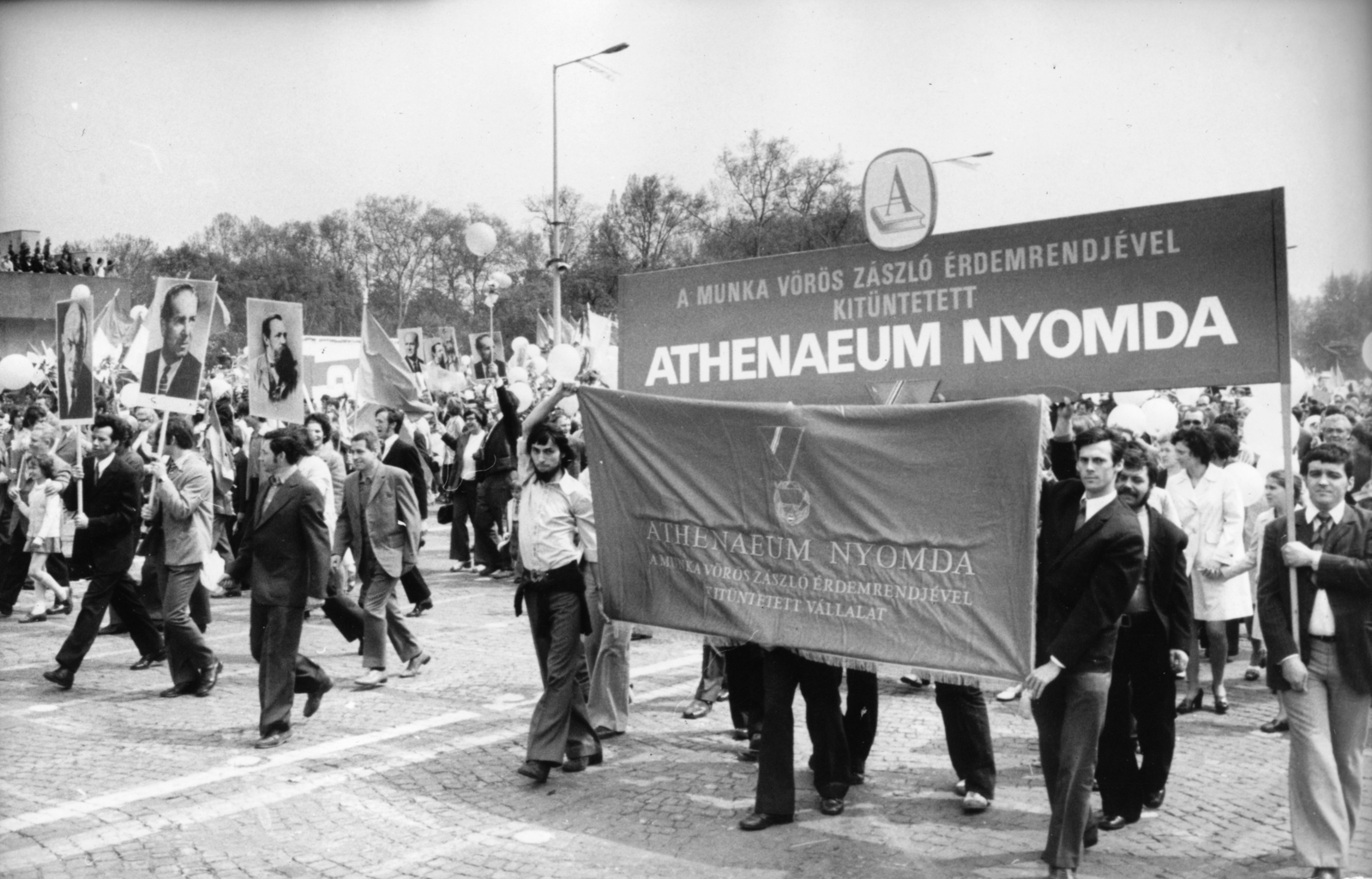 Hungary, Budapest XIV., Ötvenhatosok tere (Felvonulási tér), május 1-i felvonulás., 1975, Székely Tamás, march, 1st of May parade, Budapest, Fortepan #153232