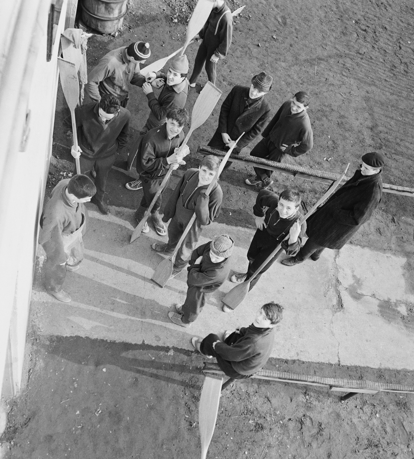 Magyarország, Margitsziget, Budapest, Sirály klubház, MHS (Magyar Honvédelmi Sportszövetség)., 1966, MHSZ, kajak, evező, tréningruha, Fortepan #15326