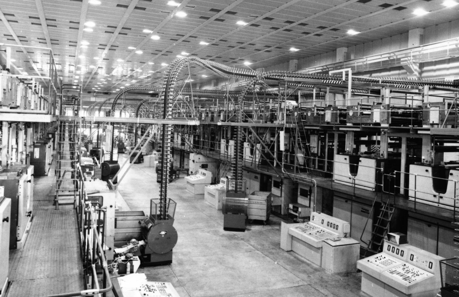 Magyarország, Budapest XIII., Visegrádi utca 116., a Szikra Lapnyomda központi gépterme., 1981, Székely Tamás, Budapest, munkahely, Fortepan #153288