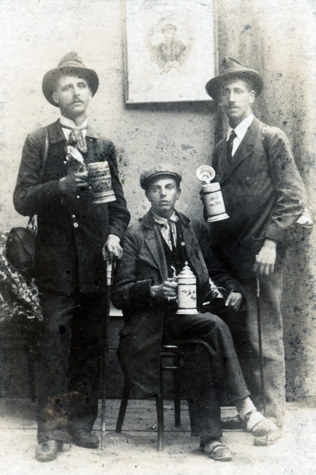 1910, Apostol Andrásné, three people, beer mug, Fortepan #153298