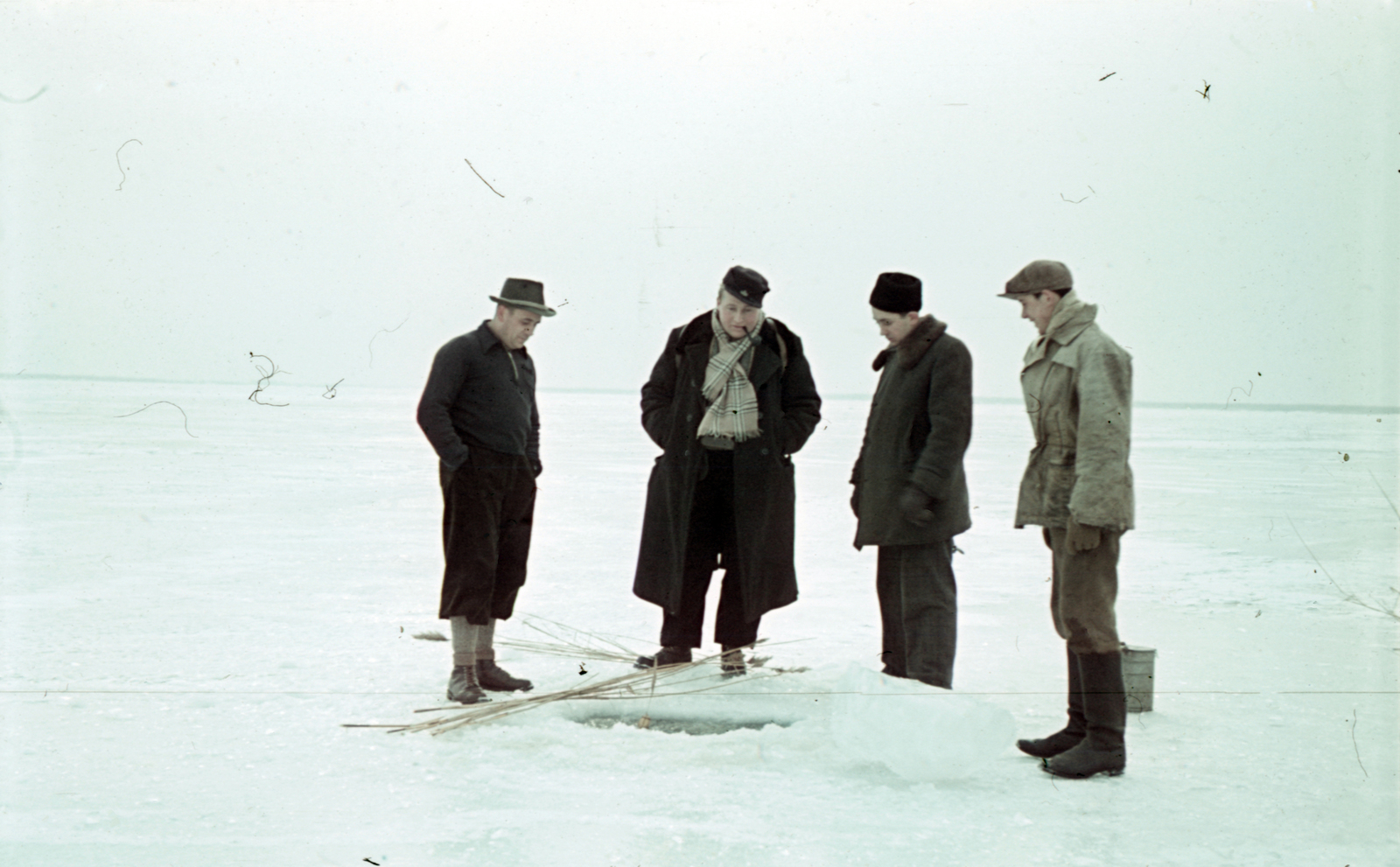 1941, Miklós Lajos, colorful, ice fishing, Fortepan #153329