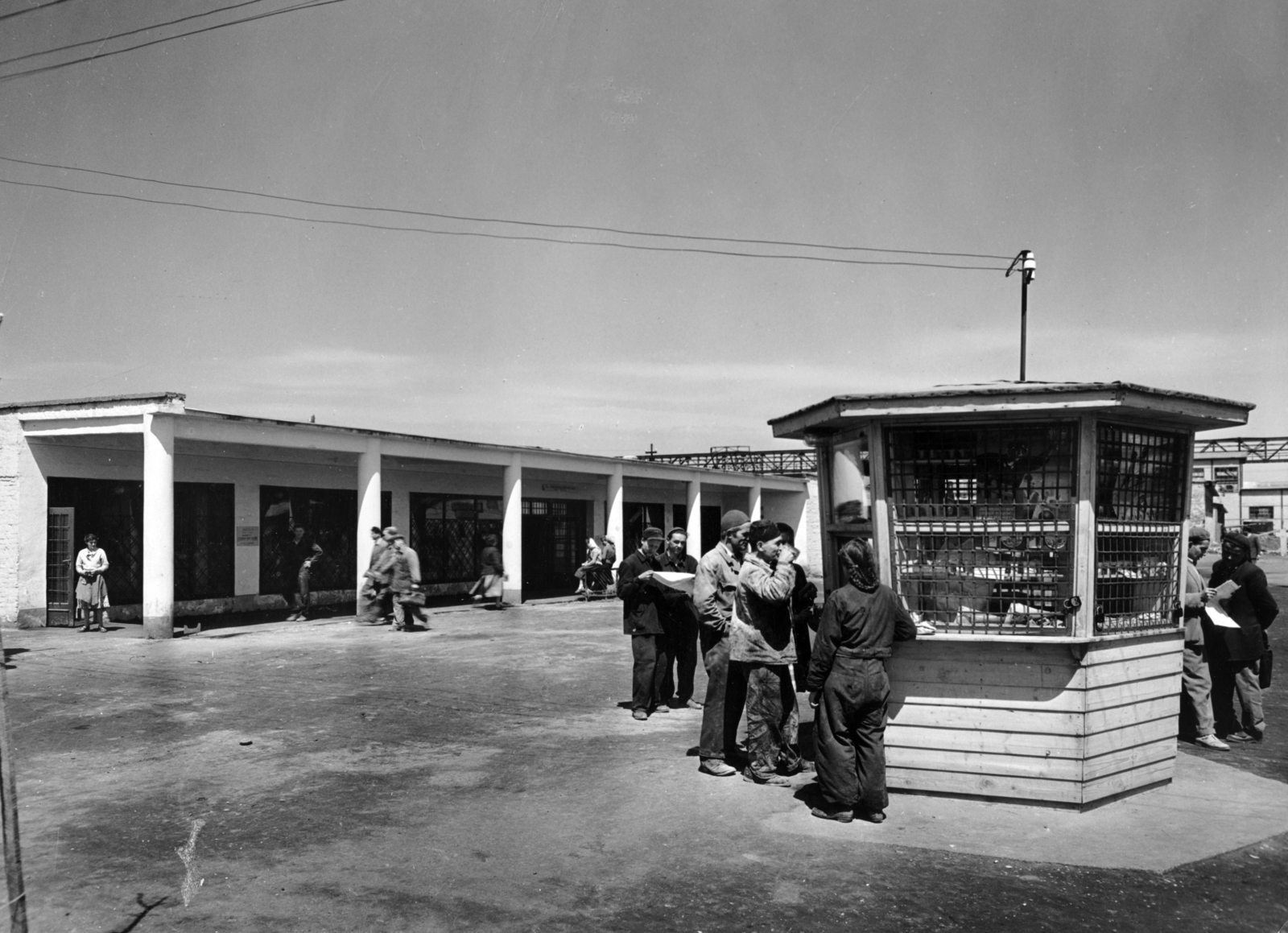 Magyarország, Tiszapalkonya, büfé, a felvétel a Tiszapalkonyai Hőerőmű építésekor készült., 1954, Ivánkay Kálmán, pavilon, büfé, Fortepan #153524