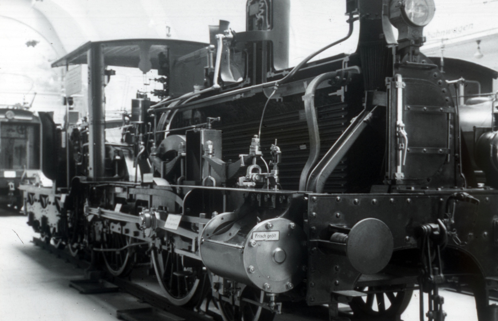 Germany, Munich, Museumsinsel, Deutsches Museum, Vasúti csarnok., 1933, Szekrényesy Réka, steam locomotive, museum, Fortepan #153995