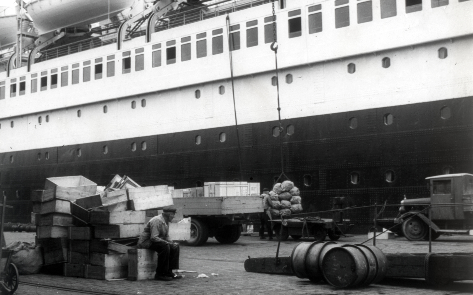 1938, Szekrényesy Réka, rakodás, láda, Fortepan #154005