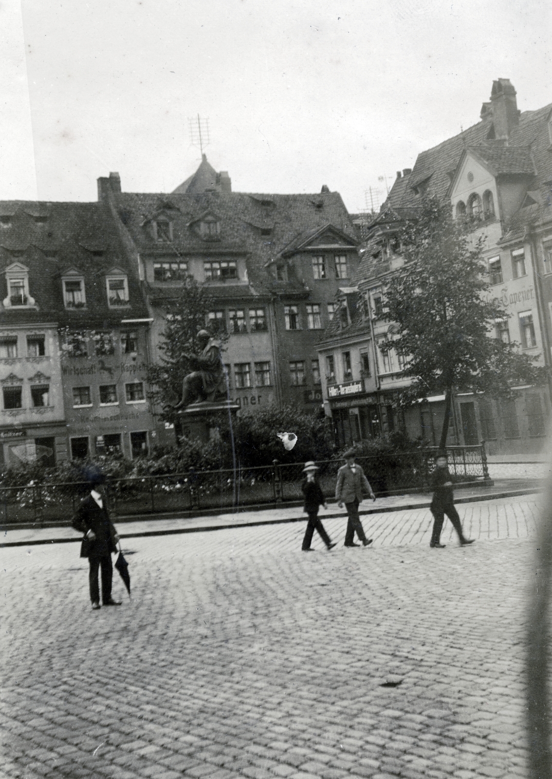 Germany, Nuremberg, Hans-Sachs-Platz (Spitalplatz), szemben a Hans Sachs emlékmű., 1914, Szesztay család, Fortepan #154168