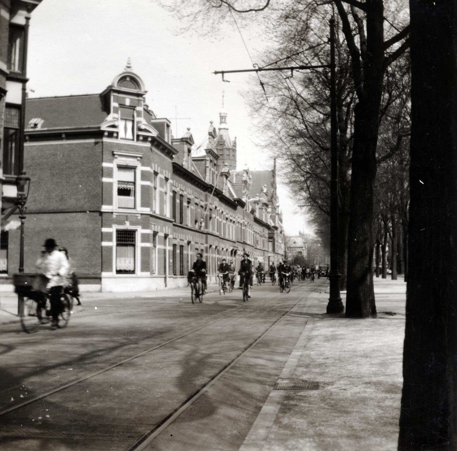 Netherlands, The Hague, Laan van Meerdervoort 83. - Tasmanstraat sarok., 1931, Szesztay család, bicycle, Fortepan #154203