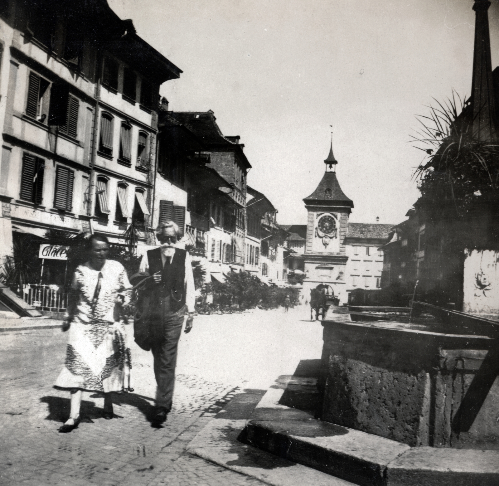 Svájc, Murten, Hauptgasse az Óratorony felé nézve., 1931, Szesztay család, utcakép, díszkút, Fortepan #154230