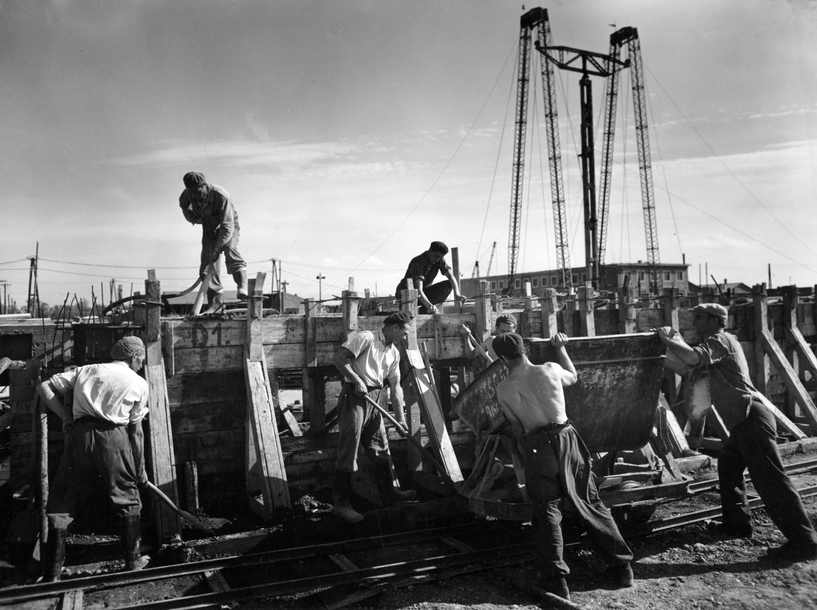 1954, Ivánkay Kálmán, worker, construction, railway cart, Fortepan #154371