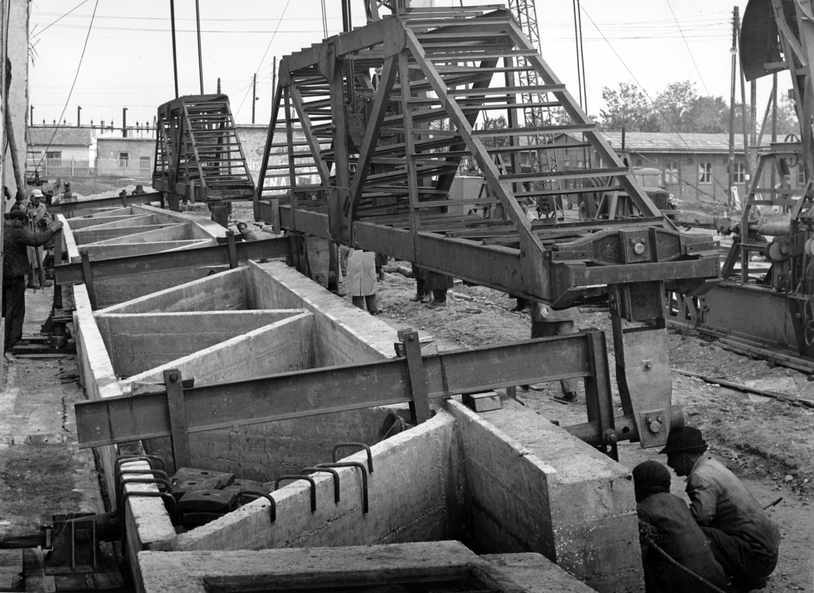 Hungary, Tiszapalkonya, a felvétel a Tiszapalkonyai Hőerőmű építésekor készült., 1953, Ivánkay Kálmán, construction, power station, rf-concrete, Fortepan #154376