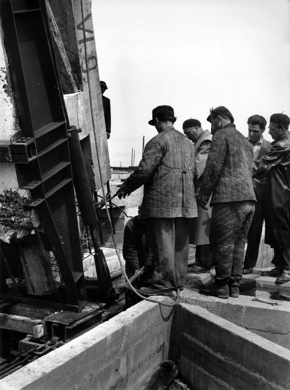 Hungary, Tiszapalkonya, a felvétel a Tiszapalkonyai Hőerőmű építésekor készült., 1953, Ivánkay Kálmán, construction, insulated jacket, power station, Fortepan #154379