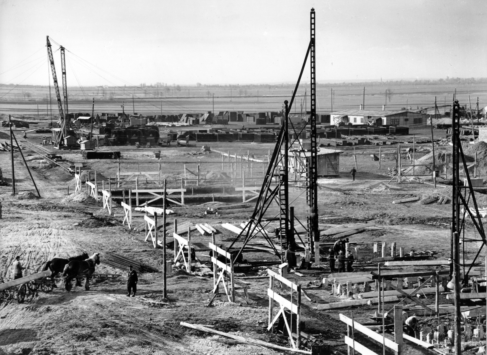Hungary, Tiszapalkonya, a felvétel a Tiszapalkonyai Hőerőmű építésekor készült., 1953, Ivánkay Kálmán, construction, Horse-drawn carriage, power station, Fortepan #154384