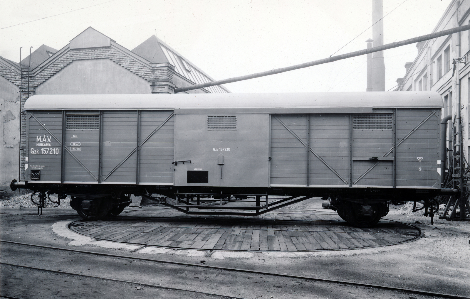 1941, Surányi Sándor - György József, coach, turntable, MÁV Gzk series, Fortepan #154615