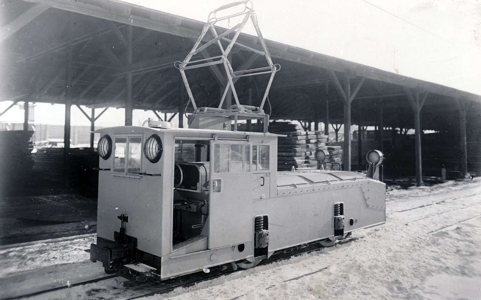 Hungary, szovjet exportra gyártott villamos bányamozdony., 1956, Surányi Sándor - György József, mining, electric locomotive, Fortepan #154664