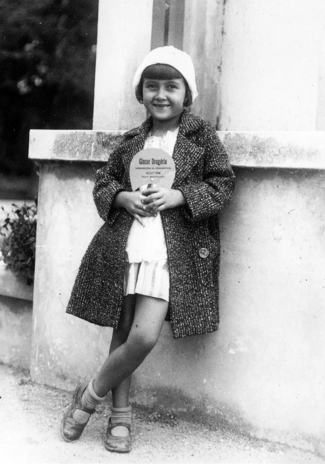 1936, Orosz Heléna, ad, girl, photography, posture, leg over leg, Fortepan #15478