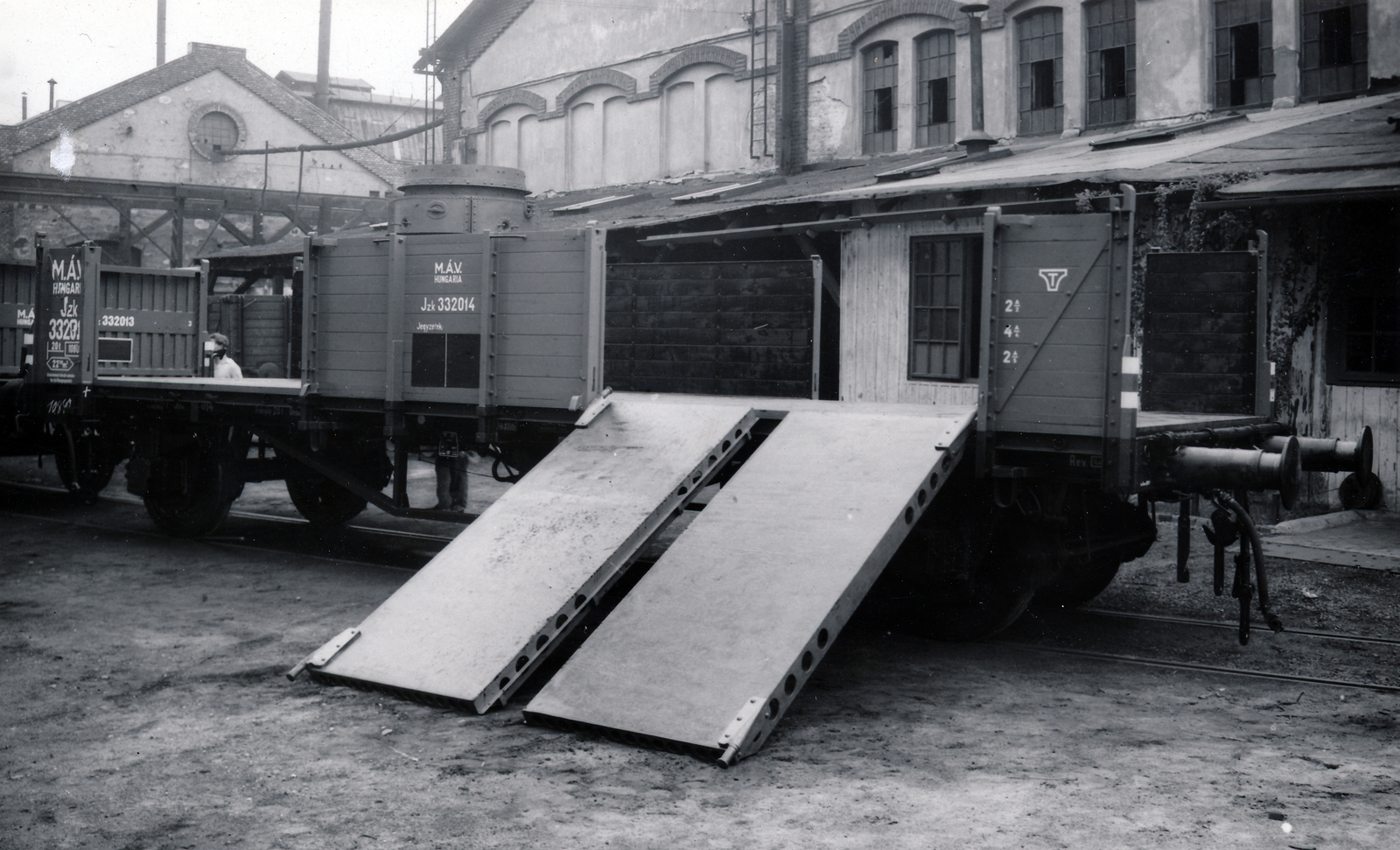 1938, Surányi Sándor - György József, rámpa, vasúti szerelvény, Fortepan #154842