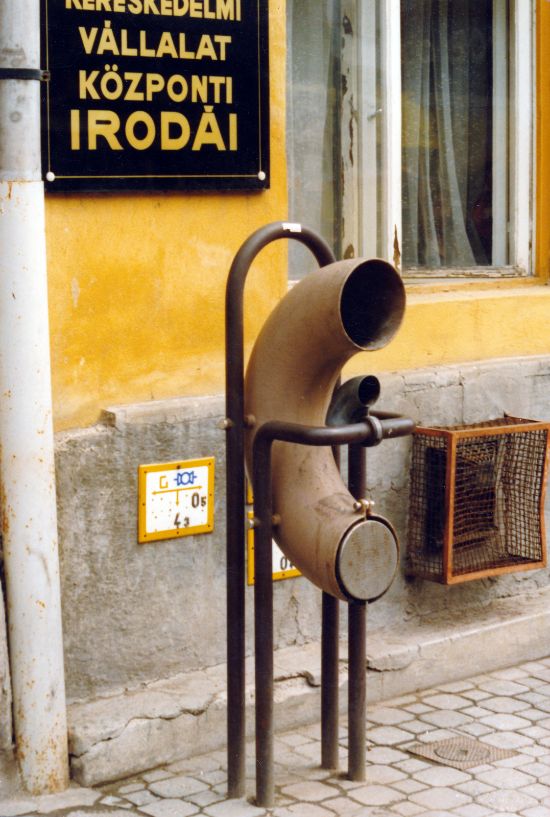 Hungary, Miskolc, a felvétel a Széchenyi utca 115. számú ház előtt készült., 1987, Lábatlan Polgármesteri Hivatal, street view, dustbin, metal tube, trash can, Fortepan #155045