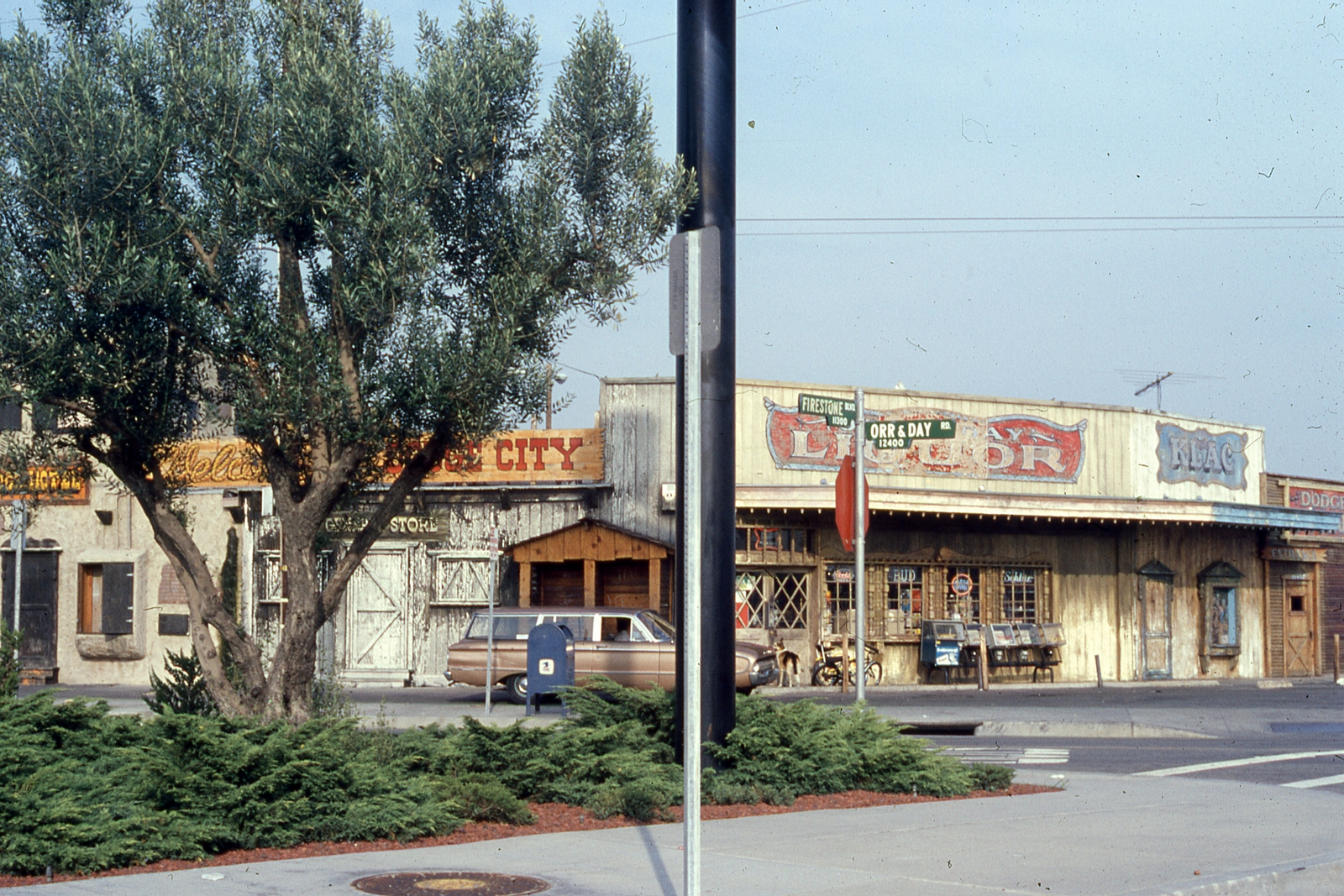 USA, California, Firestone Boulevard - Orr and Day Road sarok., 1976, Bogdan Celichowski, colorful, Fortepan #155215