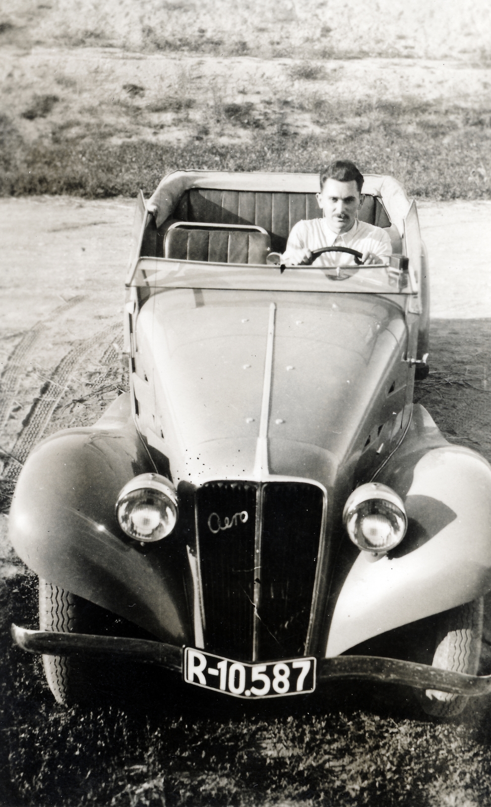 Ukraine,Zakarpattia Oblast, Tiszaújlak, Aero sportkocsi., 1937, Török Gyöngyvér, Czech brand, Aero-brand, automobile, number plate, Fortepan #155307