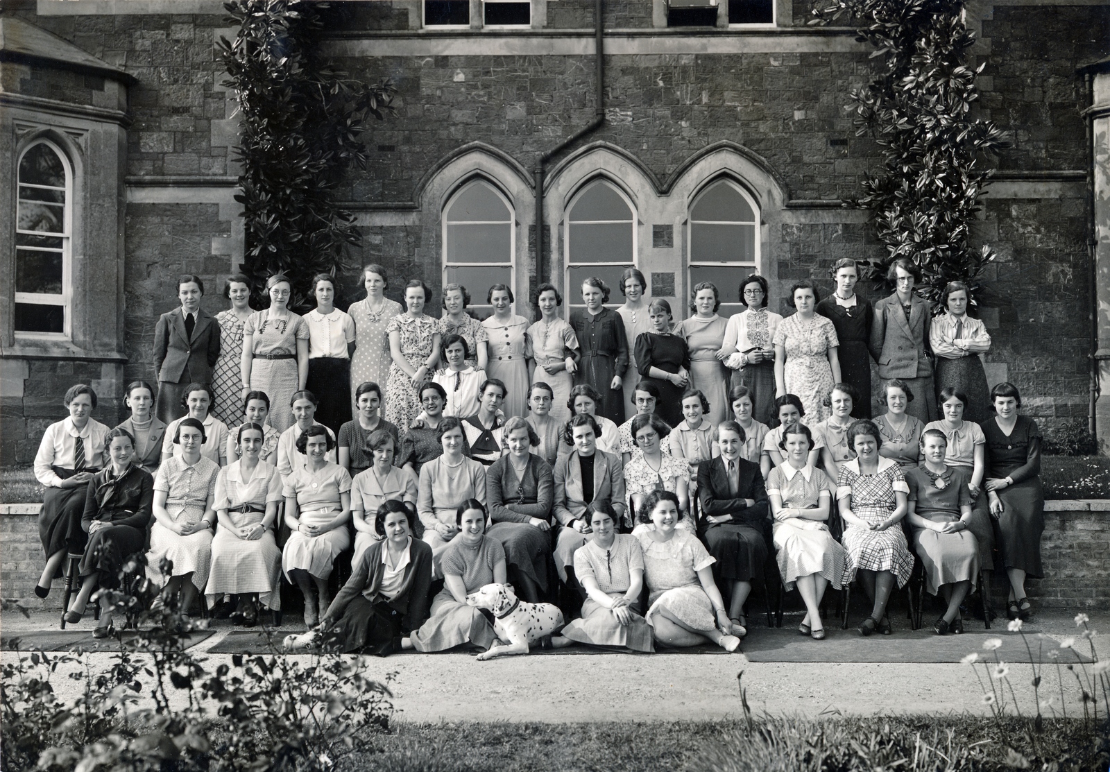 1936, Kiss Zsuzsi, tableau, dog, girls' class, Fortepan #155462