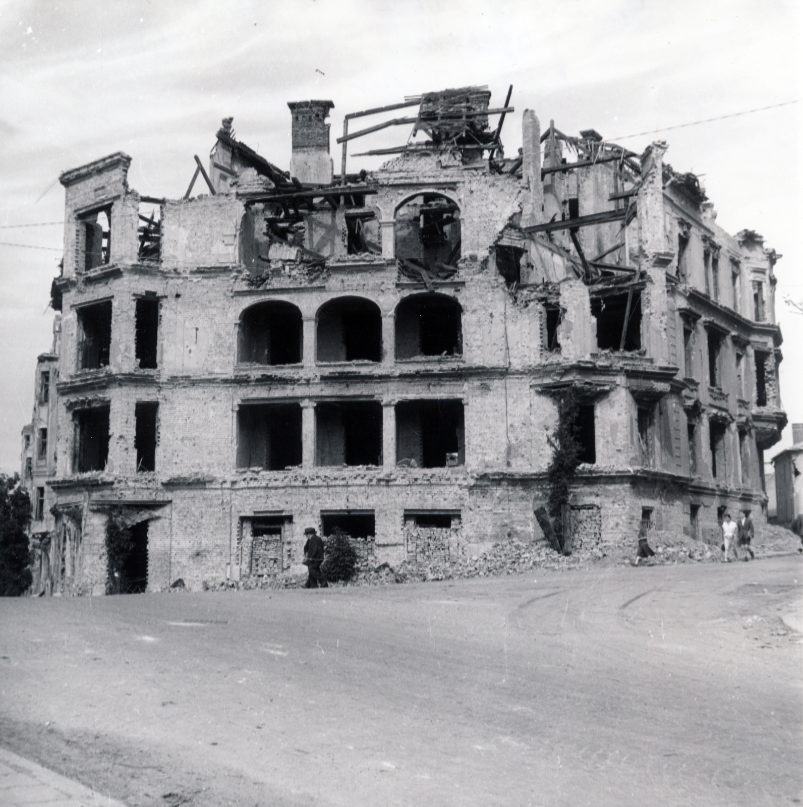 Magyarország, Budapest I., Vérmező út - Várfok utca sarok., 1945, Fortepan, Budapest, háborús kár, Fortepan #155514