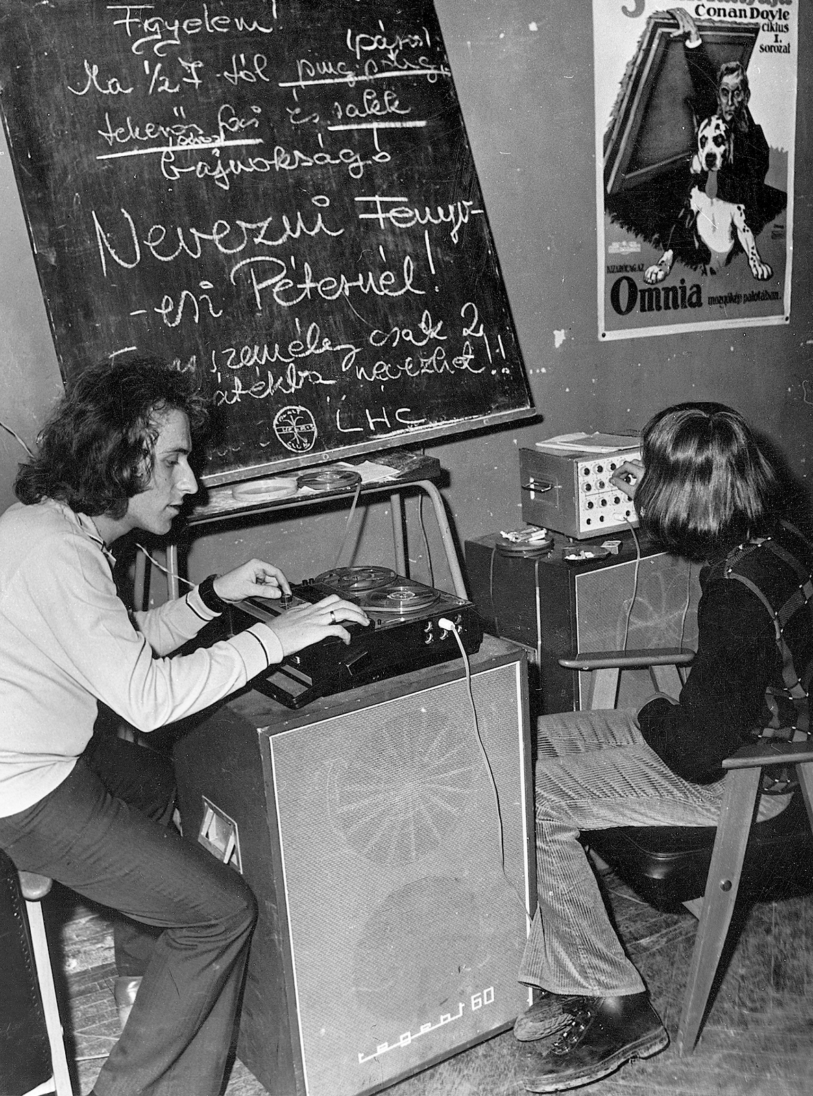 Hungary, 1976, Erky-Nagy Tibor, poster, tape recorder, speaker, blackboard, Fortepan #15563