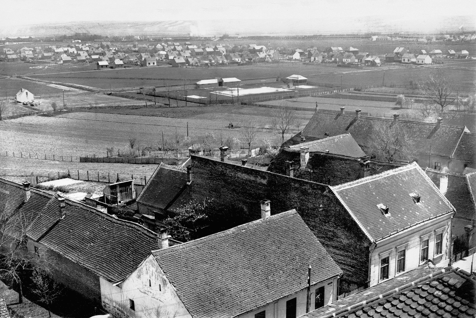 Magyarország, Dombóvár, látkép a Zrínyi Ilona Általános Iskola tűztornyából, előtérben a Kossuth Lajos utca házai., 1936, Erky-Nagy Tibor, látkép, Fortepan #15566