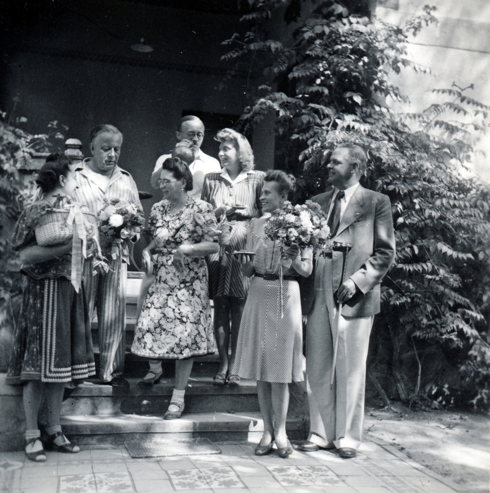 1943, Petőfi Sándor Városi Könyvtár Kiskőrös - Szász Lajos hagyatéka, socks and sandal, Fortepan #155690