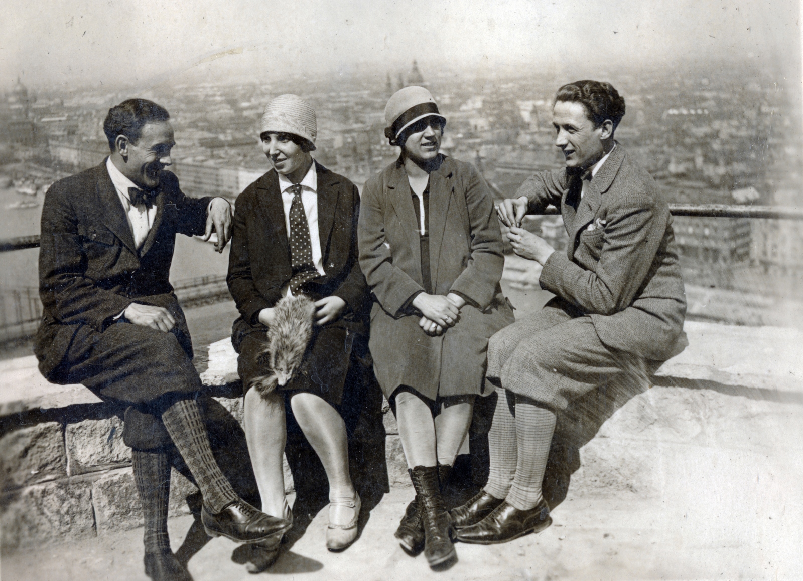 Hungary, Budapest V.,Budapest XI., kilátópont a sétányon, háttérben a Bazilika., 1928, Kempfner Zsófia, high-top shoes, Budapest, fur, pantyhose, sitting on a wall, breech, Fortepan #155744