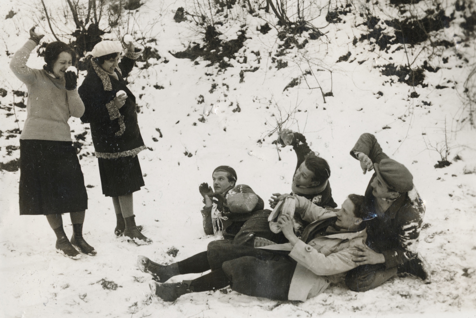 1930, Kempfner Zsófia, snowball, jesting, Fortepan #155767