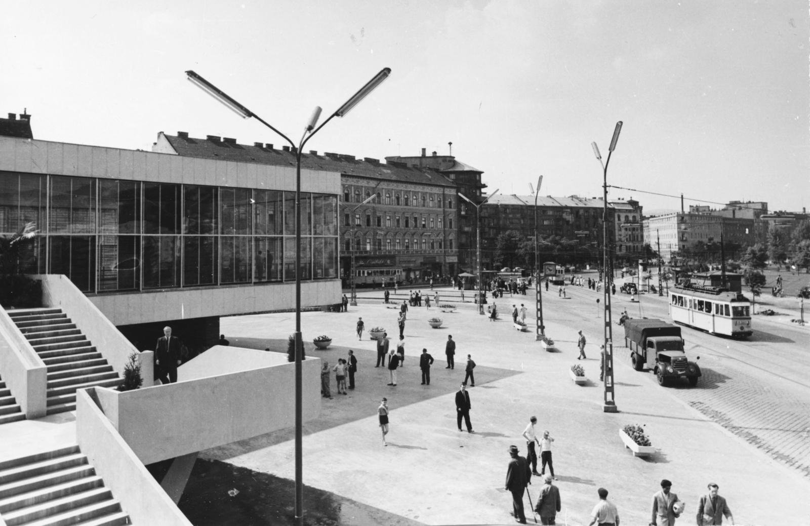 Magyarország, Budapest XII.,Budapest I., Déli pályaudvar, jobbra a Krisztina körút, háttérben az Alkotás utca., 1962, Racsmány Dömötör, Budapest, Fortepan #155988
