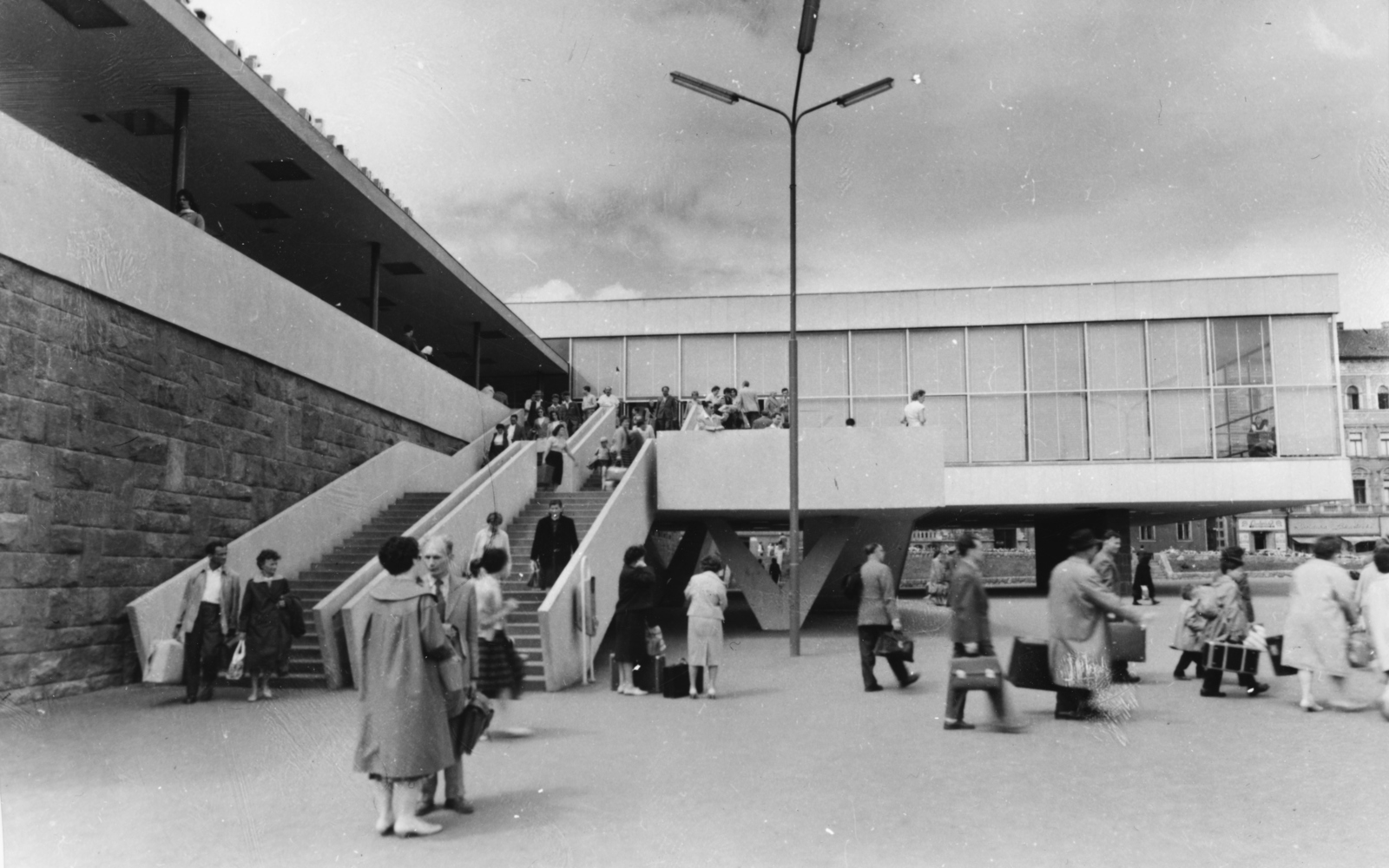 Magyarország, Budapest I., Déli pályaudvar, jobbra a háttérben az Alkotás utca., 1962, Racsmány Dömötör, Budapest, Fortepan #155996