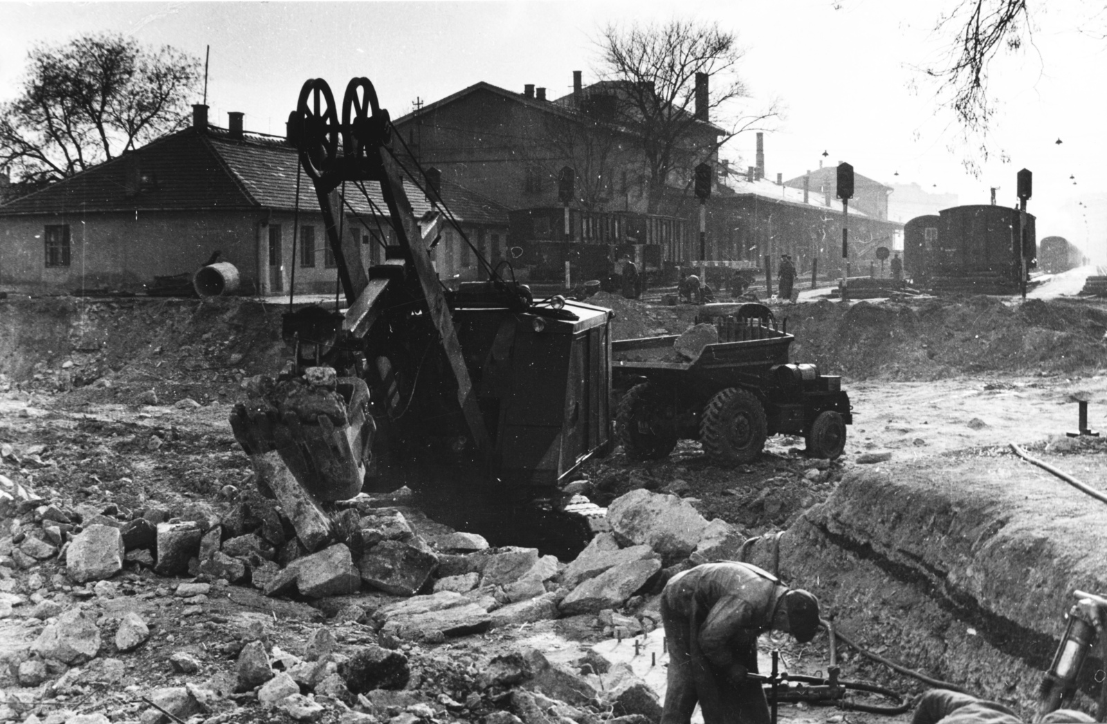 Magyarország, Budapest I., a Déli pályaudvar átépítése. Az egykori mozdonyfordító bontása., 1962, Racsmány Dömötör, Budapest, Fortepan #156036