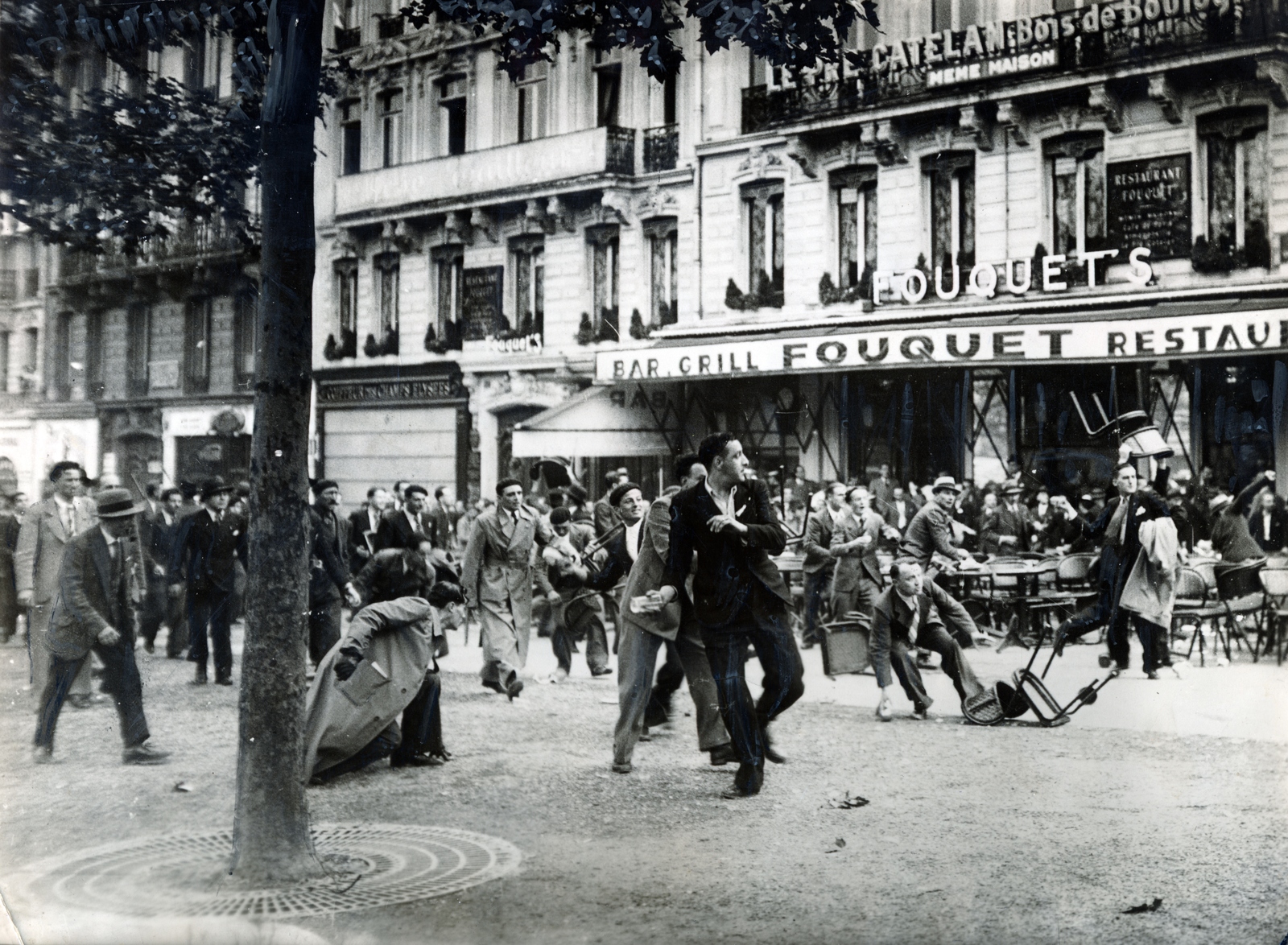 France, Paris, Avenue des Champs-Élysées 99., Fouquet's étterem., 1937, Reklámélet folyóirat, strike, Fortepan #156181