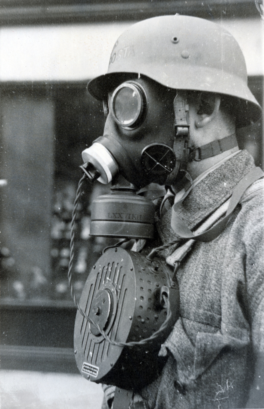 United Kingdom, légoltalmi gyakorlat (Air Raid Precautions)., 1937, Reklámélet folyóirat, gas mask, Fortepan #156192