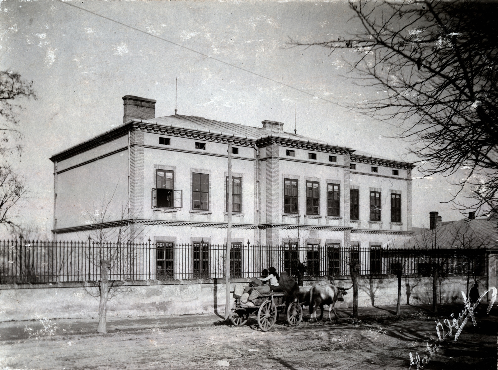 Hungary, Esztergom, Dobozi Mihály (Úri) utca 14., Simor Kórház, más néven Vöröskereszt Kórház. A felvétel 1899-ben készült., 1900, Glatz Ödön, hackery, Fortepan #156521